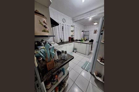 21_photo/94ce21c855.f7fe6dbefd3a263e-ATLAS-b2623767-bd0d-4dd0-8fd1-0cd77851b6c0.jpg de casa à venda com 1 quarto, 60m² em Jardim Melvi, Praia Grande