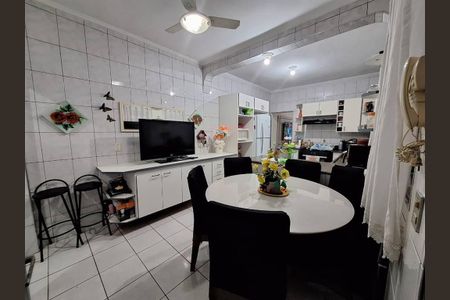 14_photo/94ce21c855.f7fe6dbefd3a263e-ATLAS-b9406b92-7b29-4657-b973-ec803d77cdc0.jpg de casa à venda com 1 quarto, 60m² em Jardim Melvi, Praia Grande