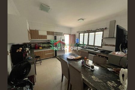 8_photo/94ce21c8c1.8a00a68238a6a06b-ATLAS-a7971943-50fb-4501-8130-b73f38581b07.jpg de casa à venda com 3 quartos, 300m² em Jardim Melvi, Praia Grande