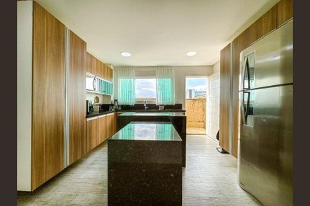 5_photo/94ce21c8f9.db01357aa49deb94-ATLAS-830e5bee-1efb-430f-8dd0-fd5c99b0891e.jpg de casa à venda com 3 quartos, 451m² em Jardim Melvi, Praia Grande