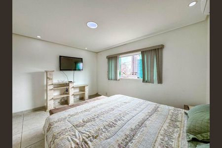 5_photo/94ce21c8f9.db01357aa49deb94-ATLAS-9692dc5e-2e8e-4b47-82eb-1f7f6d6e83ed.jpg de casa à venda com 3 quartos, 451m² em Jardim Melvi, Praia Grande