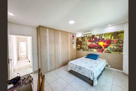 9_photo/94ce21c8f9.db01357aa49deb94-ATLAS-b4605f06-9df5-49a3-9462-8b67450ea8a6.jpg de casa à venda com 3 quartos, 451m² em Jardim Melvi, Praia Grande