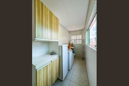 2_photo/94ce21c8f9.db01357aa49deb94-ATLAS-bbfde0d3-cc87-4155-8a74-01700d267209.jpg de casa à venda com 3 quartos, 451m² em Jardim Melvi, Praia Grande