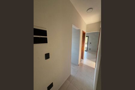 5_photo/94ce21c93f.e2ebaa03674b3542-ATLAS-eceb1f47-428a-40c4-ad9f-0ab523edd992.jpg de casa à venda com 0 quarto, 55m² em Jardim Melvi, Praia Grande