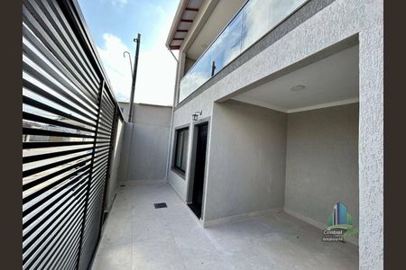 4_photo/94ce21cbf1.babca6c7f82b9010-ATLAS-239e4600-3344-4c2c-8a2e-c5e23d1f34b0.jpg de casa à venda com 2 quartos, 70m² em Jardim Melvi, Praia Grande