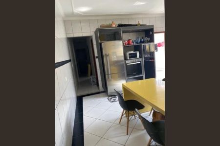 3_photo/94ce21cc2b.1463d70521bc8e9f-ATLAS-c23b679d-a20b-4ac9-aef9-2a96a3ea285d.jpg de casa à venda com 2 quartos, 102m² em Jardim Melvi, Praia Grande