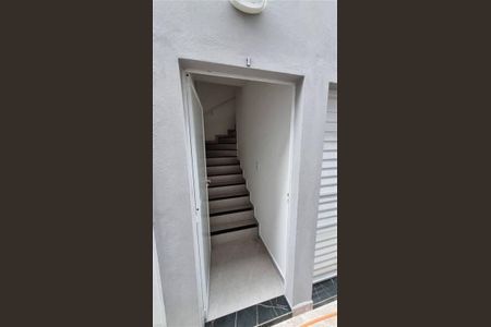 6_photo/94ce21d0e5.fdc32120e62abedc-ATLAS-cf485dce-1cc2-4a65-9f62-7e490ddc23b7.jpg de casa à venda com 3 quartos, 70m² em Jardim Samambaia, Praia Grande