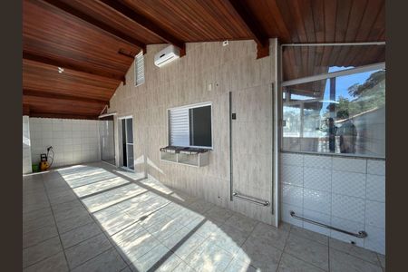 37_photo/94ce272c99.0473144d3f262afb-ATLAS-6c9adeb3-9f9f-4d11-ae57-0df96a6affec.jpg de casa à venda com 6 quartos, 289m² em Cidade das Crianças, Praia Grande