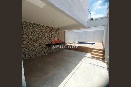 11_photo/94ce2734b9.38153d79977beed0-ATLAS-6ac1d445-a2be-43c9-8e2c-d0b92e96b314.jpg de casa à venda com 3 quartos, 138m² em Solemar, Praia Grande