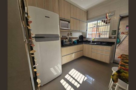 9_photo/94ce27369d.b50bda679660c561-ATLAS-0e8f99d6-fa23-4eff-8bb7-3bdcd88bf2d3.jpg de casa à venda com 2 quartos, 60m² em Guilhermina, Praia Grande