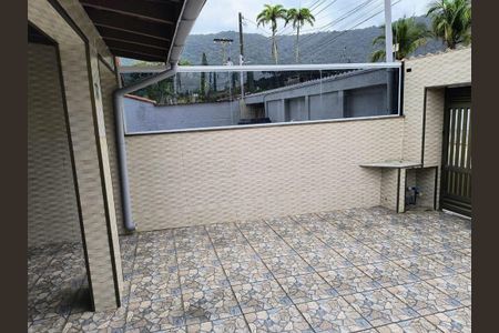 9_photo/94ce2736cb.61bdc0c06b760ac2-ATLAS-7cb9e7b2-ecf2-4f86-9df5-6ad04601abe0.jpg de casa à venda com 3 quartos, 230m² em Solemar, Praia Grande