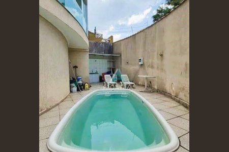 3_photo/94ce4218f7.598c66e7e5047e83-ATLAS-29a2e536-1d75-4d0c-90cd-aa42f8af2e56.jpg de casa à venda com 3 quartos, 260m² em Jardim Las Vegas, Santo André