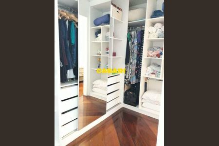 2_photo/94ce421dbb.e3a954dfb45dd8a0-ATLAS-263e02e2-4985-4f4a-b2aa-163573842e37.jpg de casa à venda com 3 quartos, 175m² em Jardim Las Vegas, Santo André