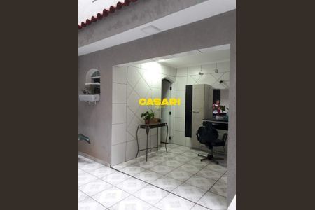 7_photo/94ce421dbb.e3a954dfb45dd8a0-ATLAS-51618a3d-94c4-4a2b-9626-b4127ef91f92.jpg de casa à venda com 3 quartos, 175m² em Jardim Las Vegas, Santo André