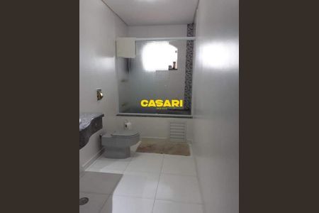 11_photo/94ce421dbb.e3a954dfb45dd8a0-ATLAS-63cdf3c3-d154-42a7-acbe-5384e467bd25.jpg de casa à venda com 3 quartos, 175m² em Jardim Las Vegas, Santo André