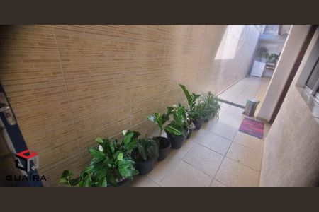 5_photo/94ce421f6b.49e5f4e107e90c19-ATLAS-483f86f9-3b61-4f33-8b92-26c21f11d0ea.jpg de casa à venda com 2 quartos, 91m² em Baeta Neves, Santo André