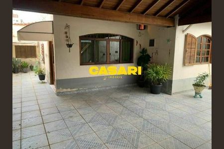 19_photo/94ce4247e5.07fb07773285f6be-ATLAS-67a626c7-ed52-47bd-b6c2-c37d324e029c.jpg de casa à venda com 3 quartos, 252m² em Baeta Neves, São Bernardo do Campo