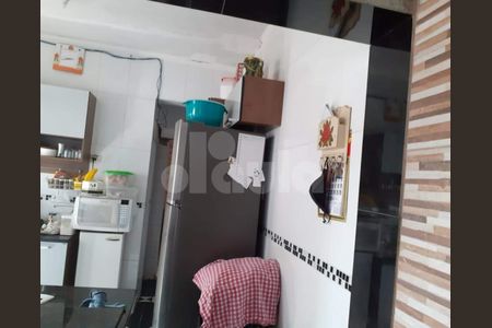 8_photo/94ce4250f3.0abb473e952761da-ATLAS-475fd8e2-b457-47fe-8edd-3559e2f4e447.jpg de casa à venda com 3 quartos, 80m² em Vila Scarpelli, Santo André