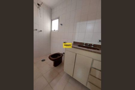 30_photo/94ce425625.7c50ff6d15497796-ATLAS-b42b81d6-ffb3-40b4-ab07-c32aff866ed9.jpg de casa para alugar com 4 quartos, 301m² em Vila Valparaíso, Santo André