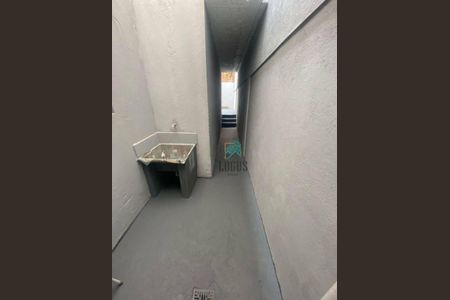 4_photo/94ce4259a5.fc5987373cdbaa4f-ATLAS-e4719a76-be04-4514-b4ba-8b47974f09b9.jpg de casa à venda com 1 quarto, 70m² em Vila Scarpelli, Santo André