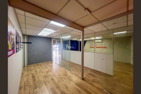 11_photo/94ce427ea1.e348e20e25b59110-ATLAS-37cd48a5-1fda-4fc9-964e-870041f86f22.jpg de apartamento para alugar com 5 quartos, 200m² em Centro, Santo André