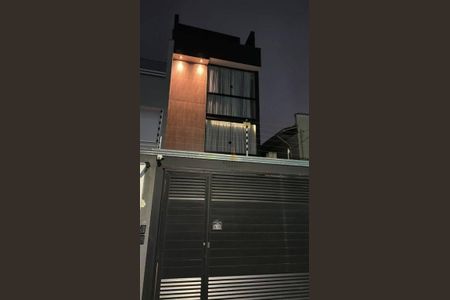 4_photo/94ce427fa3.83fa443d0a3e7663-ATLAS-1e2fd5e5-d0eb-49a1-bf9a-17c77a44a0f4.jpg de casa à venda com 2 quartos, 350m² em Casa Branca, Santo André