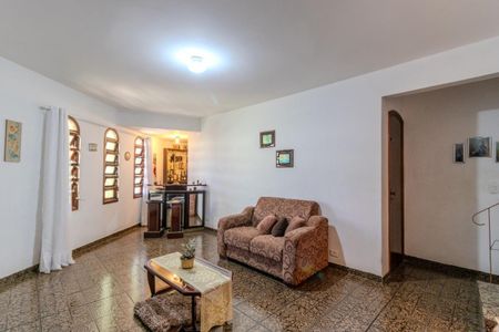 3_photo/94ce42b285.127e6246fba94264-ATLAS-547f7bb2-dc0a-4261-b2e3-734f46621e26.jpg de casa à venda com 3 quartos, 232m² em Vila Camilópolis, Santo André