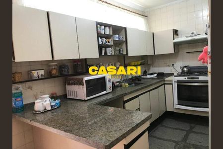 10_photo/94ce42b727.35cd9221f0133683-ATLAS-47a494e0-3481-4ef1-8326-d4d4d5bcf5df.jpg de casa à venda com 4 quartos, 350m² em Santa Terezinha, Santo André