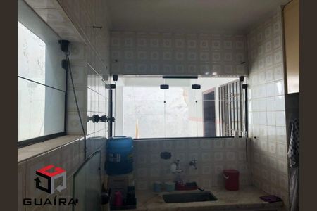5_photo/94ce42da2f.561dcad3d0cedf12-ATLAS-871437be-1df1-4d7b-99e1-6a229a383641.jpg de casa à venda com 4 quartos, 147m² em Campestre, Santo André