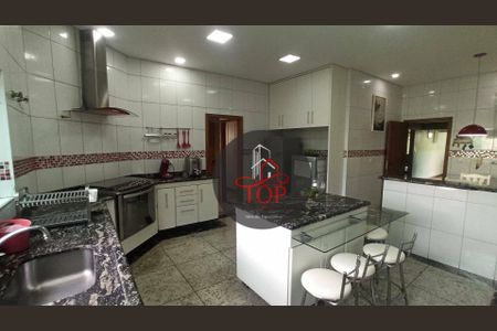 61_photo/94ce42dc41.4b1992a7ab35c141-ATLAS-ae8f2a37-80cb-45ce-a797-7149263d98fc.jpg de casa para alugar com 4 quartos, 500m² em Santa Maria, Santo André