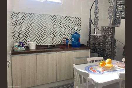 11_photo/94ce42e793.ceff8192393c33de-ATLAS-1501944a-ac95-4fe8-b93d-83fdf46cbb9e.jpg de casa à venda com 4 quartos, 150m² em Vila Alpina, Santo André