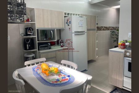 5_photo/94ce42e793.ceff8192393c33de-ATLAS-e4823436-56d1-41dd-827d-3e84efee105a.jpg de casa à venda com 4 quartos, 150m² em Vila Alpina, Santo André