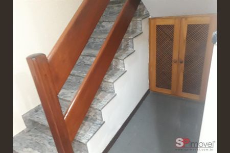 4_photo/94ce42ec03.2f15d505e37c7ac5-ATLAS-2f928b80-c4e1-442e-b6cb-af981331b126.jpg de casa à venda com 3 quartos, 184m² em Vila Alpina, Santo André