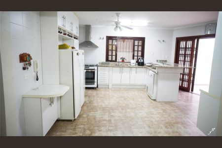 8_photo/94ce42fa4f.fc3124ead6c5d417-ATLAS-fd38aa1a-8fbf-418c-b5f2-0afbfcb198dd.jpg de casa à venda com 3 quartos, 282m² em Vila Valparaíso, Santo André