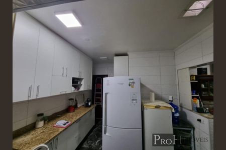 4_photo/94ce4328a5.ceff8192393c33de-ATLAS-ccb2e384-cd7c-4d0d-a59c-579f730b5b9f.jpg de casa à venda com 4 quartos, 210m² em Vila Palmares, São Caetano do Sul