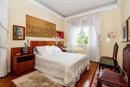 11_photo/94ce536667.aaa1984783e3a523-ATLAS-4e7be8b3-5baa-49cf-93e1-d3ba9131ef43.jpg de casa à venda com 9 quartos, 950m² em Jardim Santa Tereza, Embu das Artes