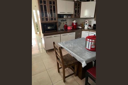 11_photo/94ce537c33.2f15d505e37c7ac5-ATLAS-27fc4dcf-87c4-4e3a-8d7e-5660660c22df.jpg de casa à venda com 3 quartos, 80m² em Jardim Suina, Taboão da Serra