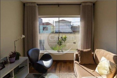 4_photo/94ce537ee1.04c16ff0d284adb7-ATLAS-636b9333-4718-465e-93a1-e24b4c227bf2.jpg de casa à venda com 3 quartos, 250m² em Pirajussara, Taboão da Serra