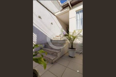 42_photo/94ce537ee1.04c16ff0d284adb7-ATLAS-9e4d3a9e-e9a9-4cce-bfff-f37f810751e7.jpg de casa à venda com 3 quartos, 250m² em Pirajussara, Taboão da Serra