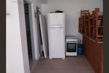 3_photo/94ce53899f.afab6cbe4688074f-ATLAS-620e511f-c562-4e4a-ad2f-246ba6f9ba55.jpg de casa à venda com 3 quartos, 180m² em Vila Pirajussara, São Paulo