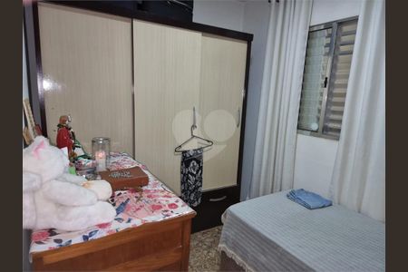 2_photo/94ce540d37.dd72da75736ca14e-ATLAS-08f46282-0d07-4507-8d2d-7a61bf33799b.jpg de casa à venda com 3 quartos, 180m² em Jardim Campo Limpo, São Paulo