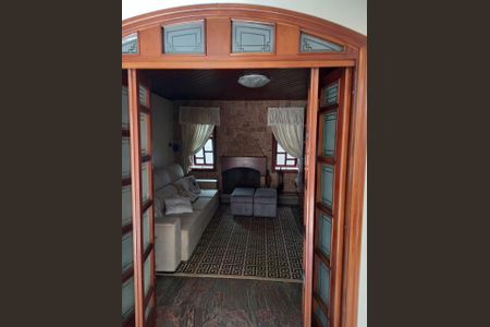 9_photo/94ce540f3f.7a37549eceeba21f-ATLAS-b326615a-ec96-4606-a7db-62aaa3f52be7.jpg de casa à venda com 4 quartos, 329m² em Jardim Roni, São Paulo