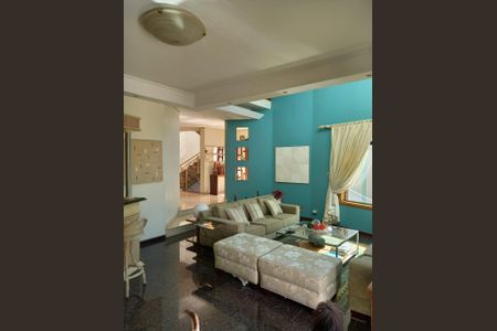 10_photo/94ce540f3f.7a37549eceeba21f-ATLAS-b40f3c4d-c4ee-44a5-af76-d8adc9bb4bd1.jpg de casa à venda com 4 quartos, 329m² em Jardim Roni, São Paulo