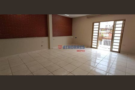 7_photo/94ce542307.1c6cc54bd65e10e8-ATLAS-40c33dee-7e5f-424c-8d16-9786e4bda1e2.jpg de casa para alugar com 2 quartos, 150m² em Parque Santos Dumont, Taboão da Serra