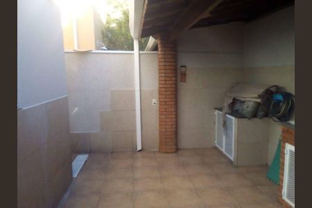 2_photo/94ce542723.588d4a7fb74764b6-ATLAS-1960cff2-cd3f-4c7c-9d4f-5debd7e6fc8e.jpg de casa à venda com 3 quartos, 180m² em Jardim Jussara, São Paulo