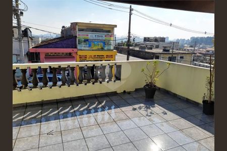 8_photo/94ce5433bf.dc8bbd111761e841-ATLAS-3ad6f583-53b0-4b1f-aa2f-d347b0ed8c67.jpg de casa à venda com 3 quartos, 173m² em Jardim das Esmeraldas, Taboão da Serra