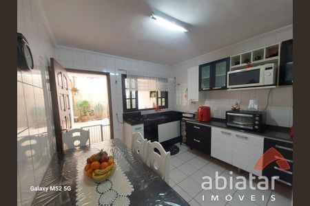 4_photo/94ce5436b3.b88c9f23dde11cca-ATLAS-06902624-e83a-4181-afff-75e36e6b5bf9.jpg de casa à venda com 2 quartos, 167m² em Jardim Ouro Preto, Taboão da Serra