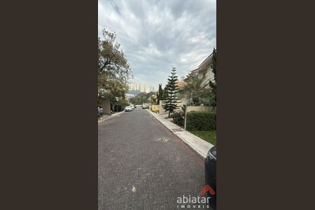 7_photo/94ce543a1b.a2ec5fd31aee7f32-ATLAS-c0f787e6-53dd-4eec-a3bd-270d9e30ef4c.jpg de casa à venda com 3 quartos, 146m² em Parque Assuncao, Taboão da Serra