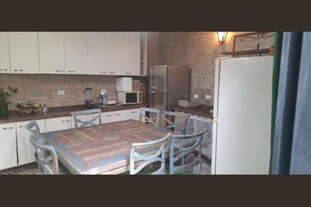 2_photo/94ce543acd.1d0d827e26d2d819-ATLAS-e0831a8f-b638-452c-af3c-836bc30ae37d.jpg de casa à venda com 3 quartos, 179m² em Jardim Santa Terezinha, Taboão da Serra