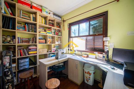 5_photo/94ce5445c3.f9c61e32d5313a39-ATLAS-34063e5f-9cdb-466a-9712-e4cf1d4a593c.jpg de casa à venda com 3 quartos, 134m² em Jardim America, Taboão da Serra